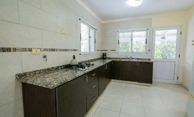 Venta Casa Dúplex en Barrio Privado 