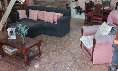 Venta de casa 4 ambientes en Escobar con garage