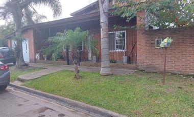 Venta de casa 4 ambientes en Escobar con garage