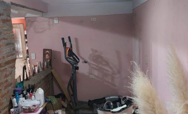 Venta de casa 4 ambientes en Escobar con garage