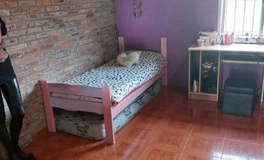 Venta de casa 4 ambientes en Escobar con garage