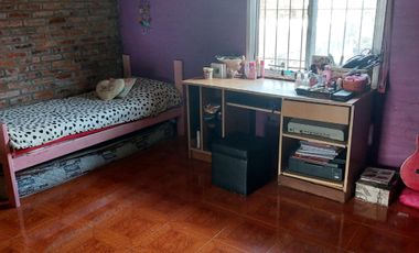 Venta de casa 4 ambientes en Escobar con garage