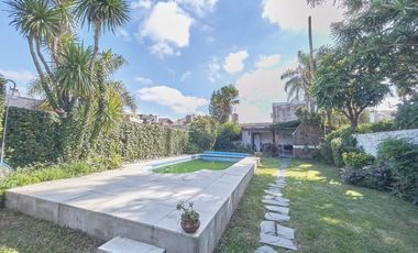 CASA TIPO CHALET, 4 AMBIENTES,CON PILETA Y QUINCHO