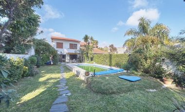 CASA TIPO CHALET, 4 AMBIENTES,CON PILETA Y QUINCHO