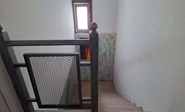 VENTA CASA EN DOS PLANTAS 5 AMBIENTES, TURDERA.