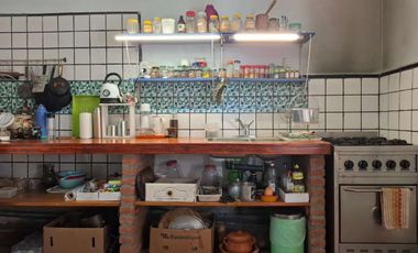 VENTA CASA EN DOS PLANTAS 5 AMBIENTES, TURDERA.