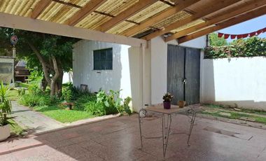 VENTA CASA EN DOS PLANTAS 5 AMBIENTES, TURDERA.