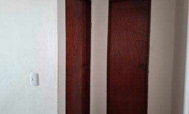 VENTA CASA EN DOS PLANTAS 5 AMBIENTES, TURDERA.