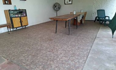 VENTA CASA EN DOS PLANTAS 5 AMBIENTES, TURDERA.