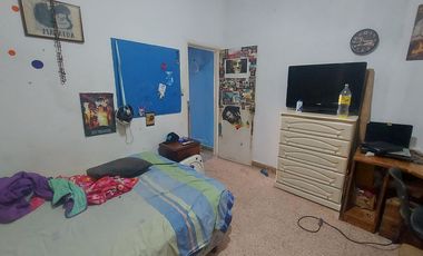 CASA A REFACCIONAR CON GRAN TERRENO LIBRE