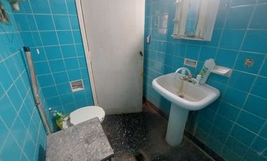 CASA A REFACCIONAR CON GRAN TERRENO LIBRE