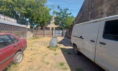 CASA A REFACCIONAR CON GRAN TERRENO LIBRE