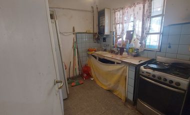 CASA A REFACCIONAR CON GRAN TERRENO LIBRE