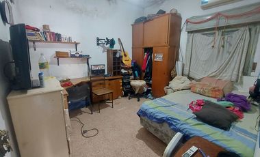 CASA A REFACCIONAR CON GRAN TERRENO LIBRE