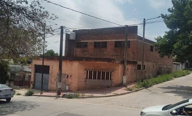 ALQUILER AMPLIO GALPON DEPOSITO BARRIO SAN VICENTE