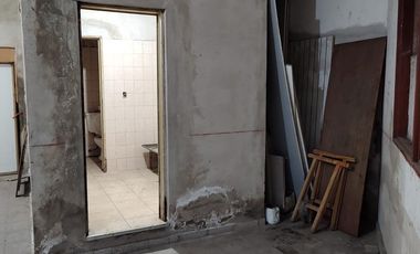 ALQUILER AMPLIO GALPON DEPOSITO BARRIO SAN VICENTE