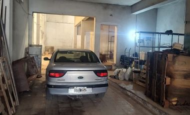 ALQUILER AMPLIO GALPON DEPOSITO BARRIO SAN VICENTE
