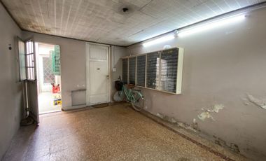 CASA 3 AMB CON LOCAL, GARAJE, PATIO Y TERRAZA