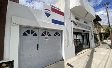 CASA 3 AMB CON LOCAL, GARAJE, PATIO Y TERRAZA