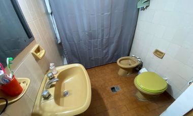 CASA 3 AMB CON LOCAL, GARAJE, PATIO Y TERRAZA