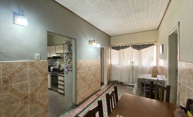 CASA 3 AMB CON LOCAL, GARAJE, PATIO Y TERRAZA