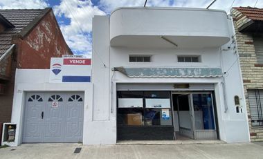 CASA 3 AMB CON LOCAL, GARAJE, PATIO Y TERRAZA