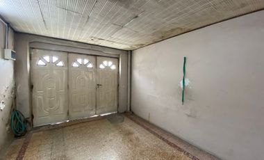 CASA 3 AMB CON LOCAL, GARAJE, PATIO Y TERRAZA