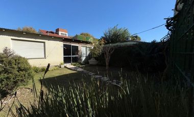 CASA EN VENTA C/AMPLIO FONDO Y QUINCHO-AVELLANEDA