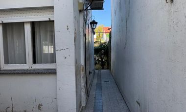 CASA EN VENTA C/AMPLIO FONDO Y QUINCHO-AVELLANEDA