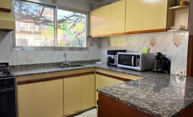 CASA EN VENTA C/AMPLIO FONDO Y QUINCHO-AVELLANEDA