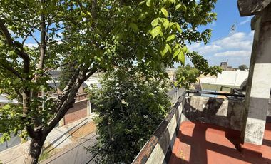 PH 3 AMB. TIPO CASA, CON ENTRADA INDEP CON TERRAZA