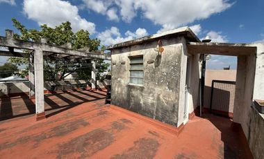 PH 3 AMB. TIPO CASA, CON ENTRADA INDEP CON TERRAZA