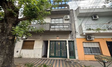 PH 3 AMB. TIPO CASA, CON ENTRADA INDEP CON TERRAZA