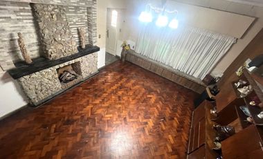 Casa en venta 4 amb cochera y jardin