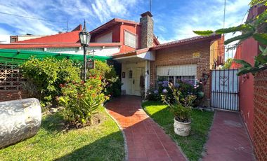 Casa en venta 4 amb cochera y jardin