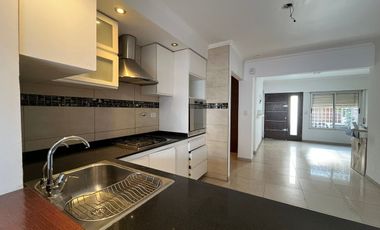 CASA 6 AMBIENTES VENTA SAN JUSTO