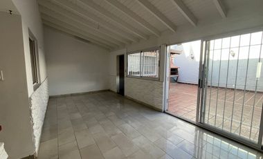 CASA 6 AMBIENTES VENTA SAN JUSTO