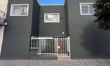 CASA 6 AMBIENTES VENTA SAN JUSTO