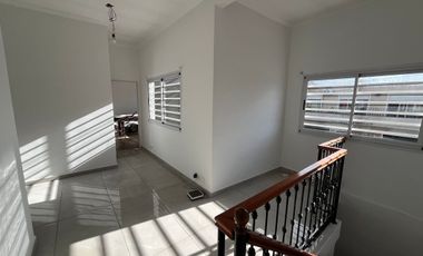 CASA 6 AMBIENTES VENTA SAN JUSTO