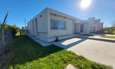 VENTA CASA BARRIO HARAS SANTA MARIA PERMUTA