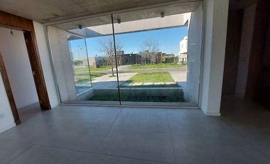 VENTA CASA BARRIO HARAS SANTA MARIA PERMUTA