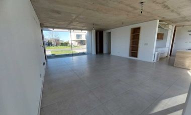 VENTA CASA BARRIO HARAS SANTA MARIA PERMUTA