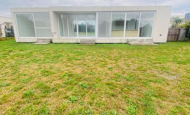 VENTA CASA BARRIO HARAS SANTA MARIA PERMUTA