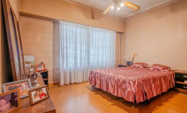 EN VENTA CASA 4 AMB CON PARQUE Y QUINCHO / 430mts