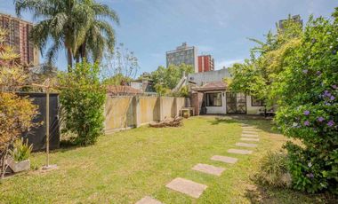 EN VENTA CASA 4 AMB CON PARQUE Y QUINCHO / 430mts