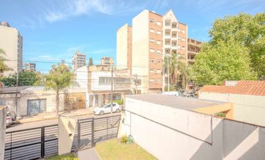 EN VENTA CASA 4 AMB CON PARQUE Y QUINCHO / 430mts