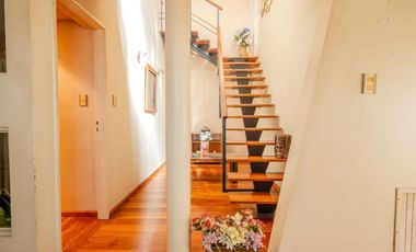 EN VENTA CASA 4 AMB CON PARQUE Y QUINCHO / 430mts