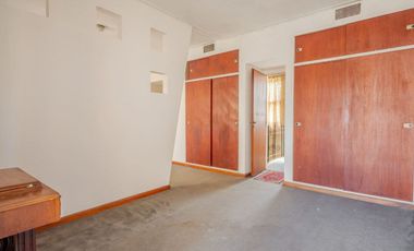 EN VENTA CASA 4 AMB CON PARQUE Y QUINCHO / 430mts