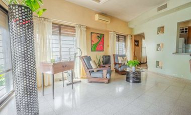 EN VENTA CASA 4 AMB CON PARQUE Y QUINCHO / 430mts