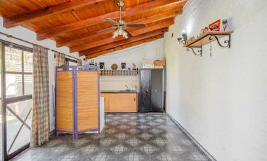 EN VENTA CASA 4 AMB CON PARQUE Y QUINCHO / 430mts